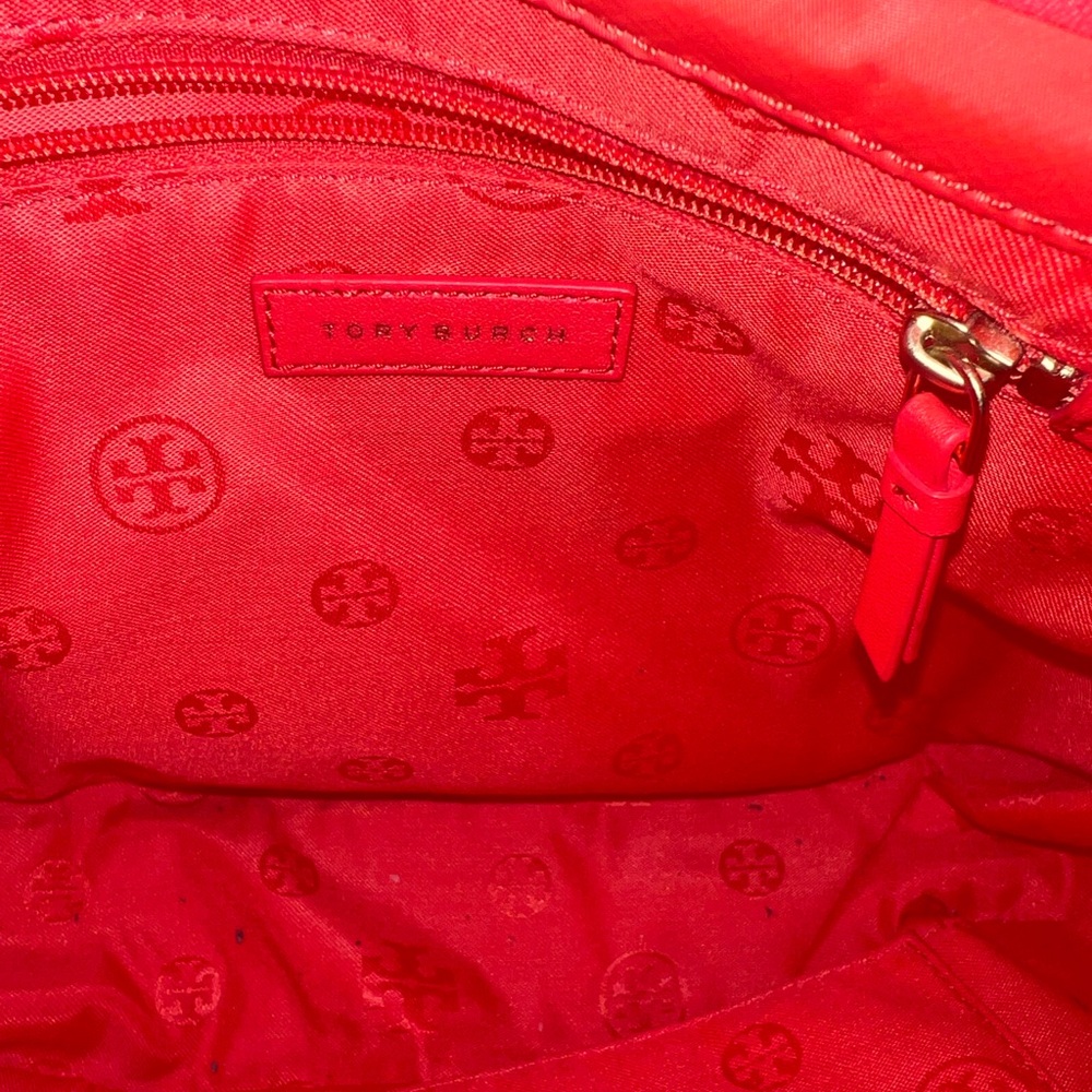 Tory Burch Red Crossbody Bag with Flap Design and Matching Strap - Picture 15 of 16